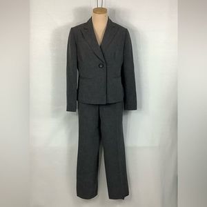 Jones Wear Gray Suit Size 6P